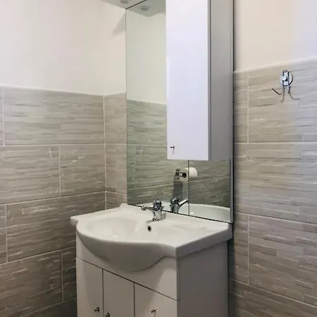 - With Private Pool * Izola