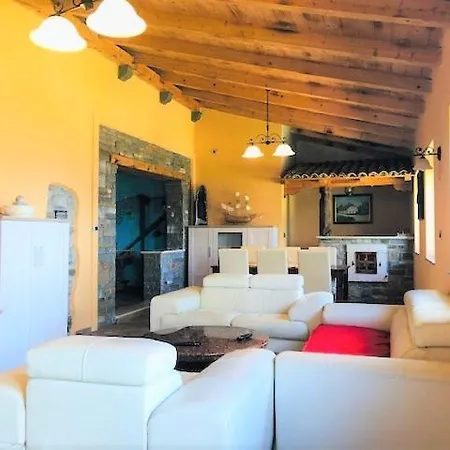 - With Private Pool * Izola